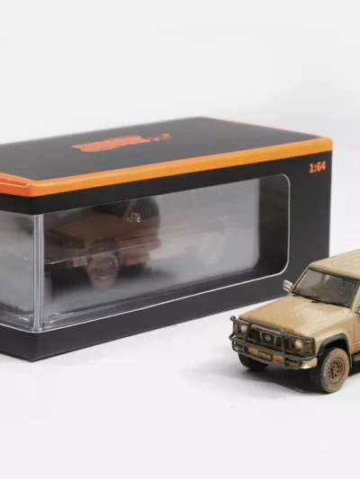 GCD x Shadow Pro 1/64 NISSAN PATROL Y60 Muddy Version