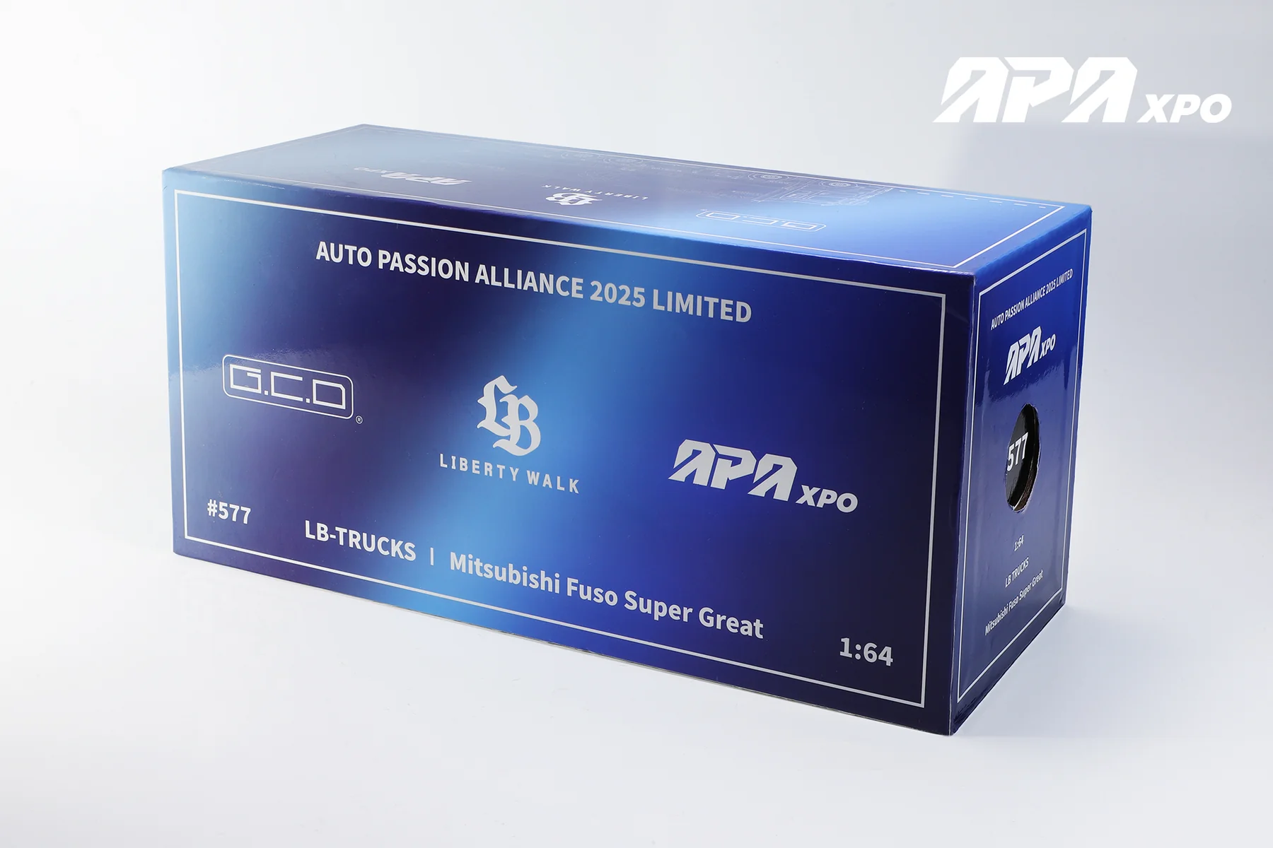 GCD 1:64 LBWK MITSUBISHI FUSO SUPER GREAT TRANSPORT TRUCK CHROME BLUE APA XPO EXCLUSIVE - Image 5