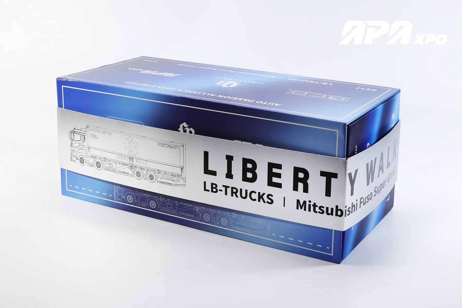 GCD 1:64 LBWK MITSUBISHI FUSO SUPER GREAT TRANSPORT TRUCK CHROME BLUE APA XPO EXCLUSIVE - Image 6