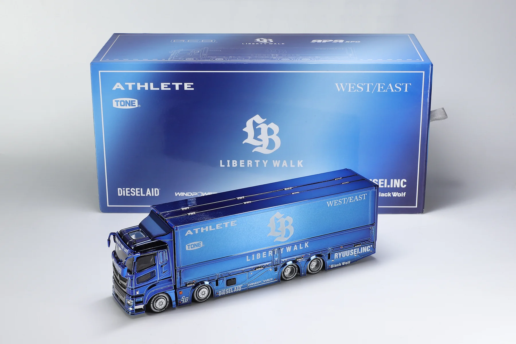 GCD 164 LBWK MITSUBISHI FUSO SUPER GREAT TRANSPORT TRUCK CHROME BLUE APA XPO EXCLUSIVE